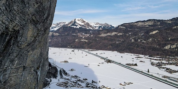 Drohnenaufnahmen einer Felswand